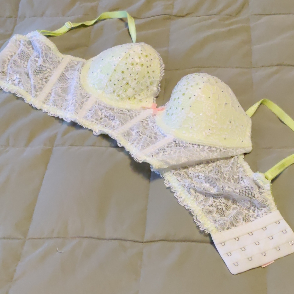 Victoria Secret Demi push up bra